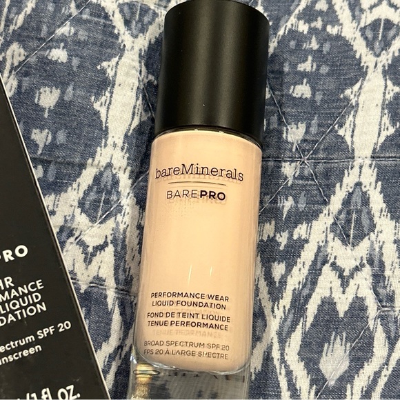 Sold out BareMinerals Barepro Performance Wear Liquid Foundation Porcelain 0.5 - Picture 5 of 7
